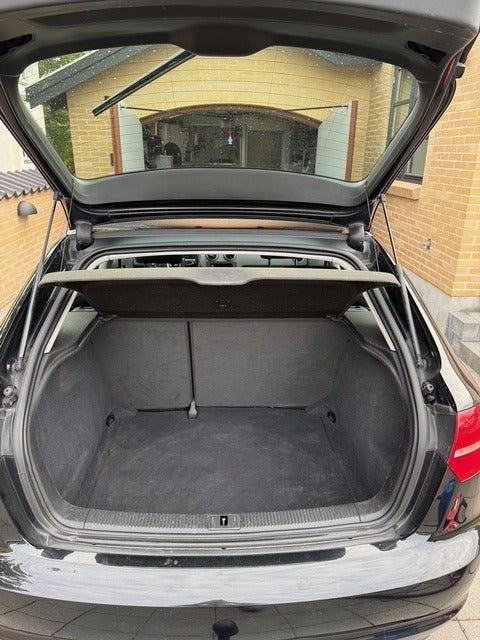 Audi A3 2,0 TDi 140 Ambiente Sportback 5d