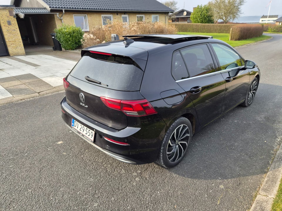 VW Golf VIII 2,0 TDi 150 Style DSG 5d