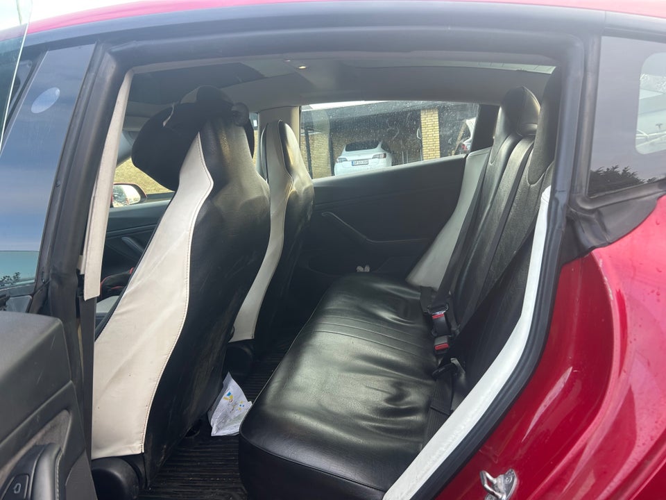 Tesla Model 3 Long Range AWD 4d