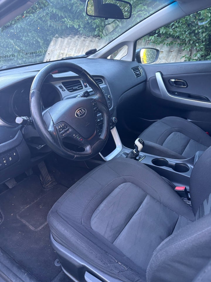 Kia Ceed 1,6 CRDi 128 Family SW 5d