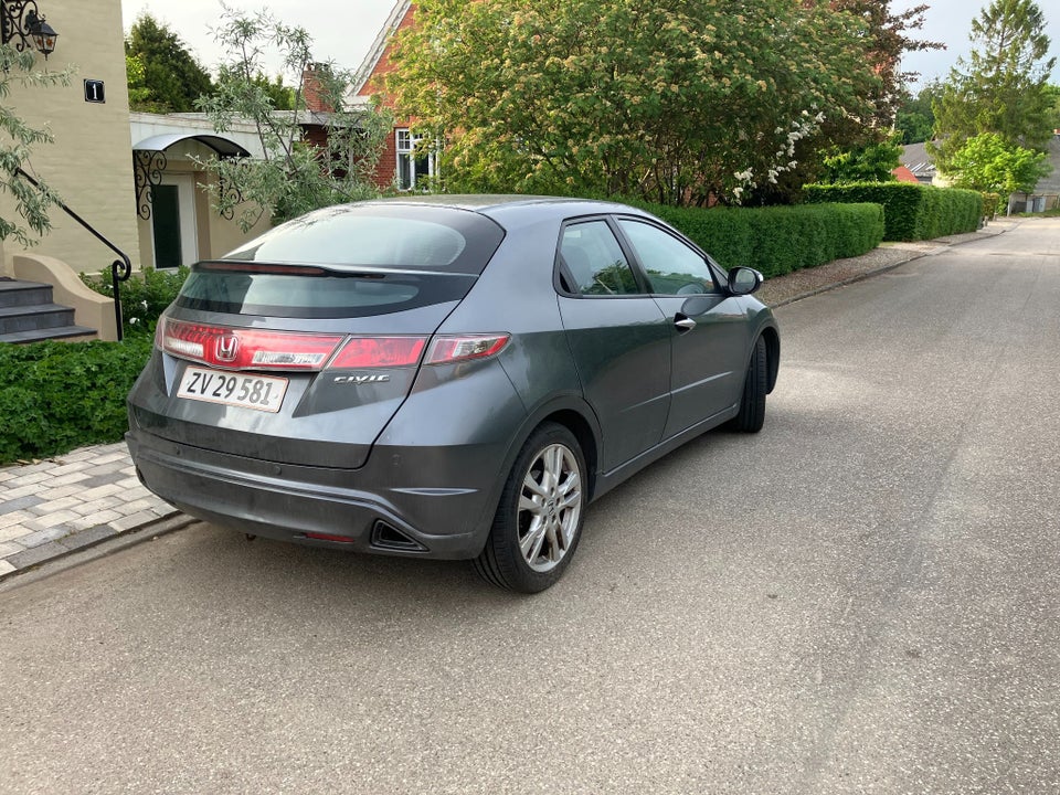 Honda Civic 1,8 Sport aut. 5d