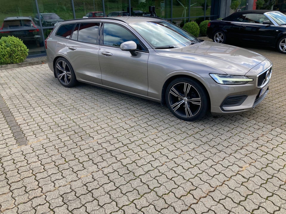 Volvo V60 2,0 D4 190 Momentum aut. 5d