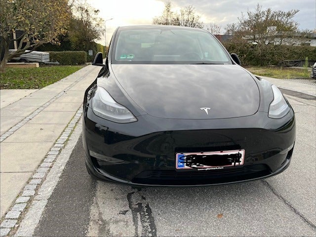 Tesla Model Y Long Range AWD 5d