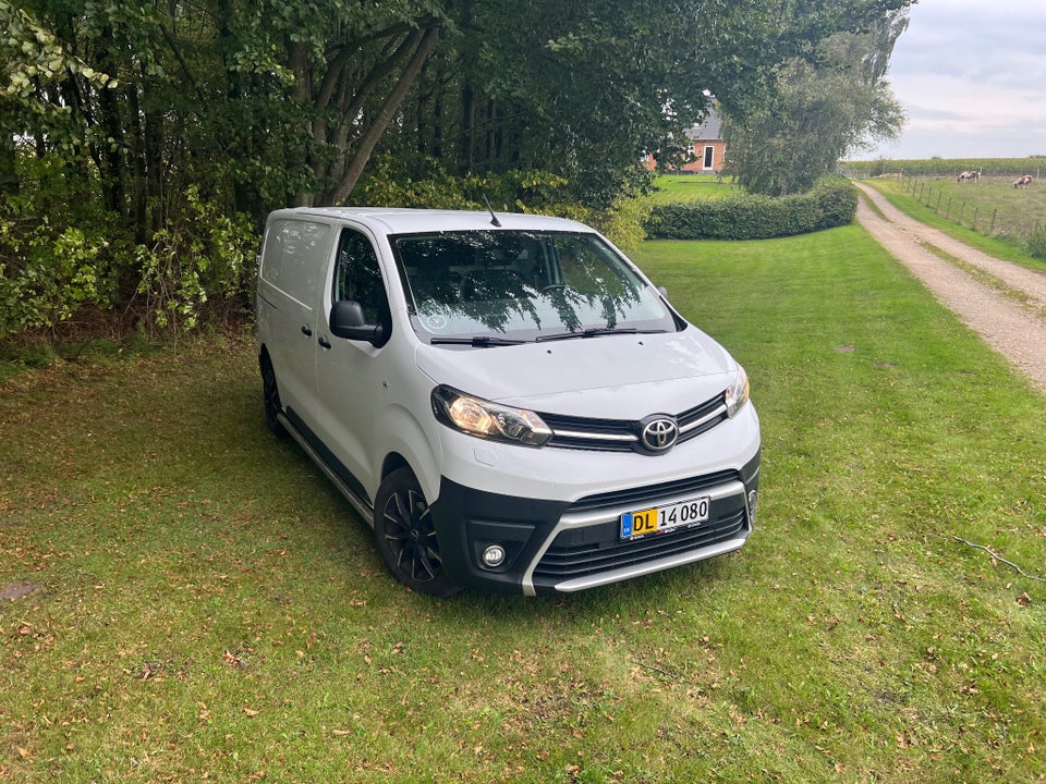 Toyota ProAce 2,0 D 144 Medium Master aut. 4d