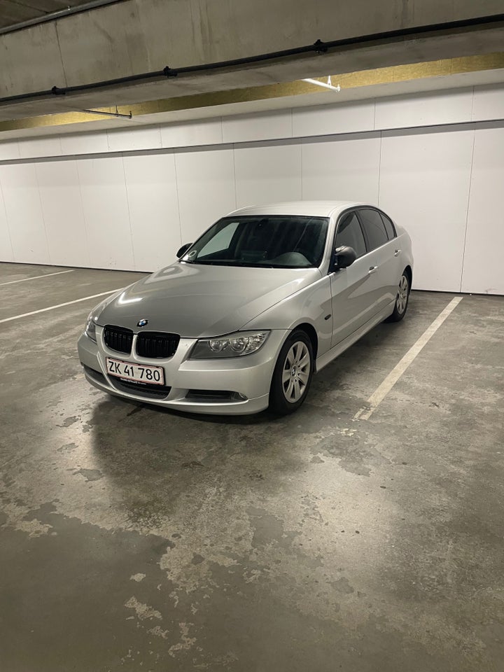 BMW 320i 2,0  4d