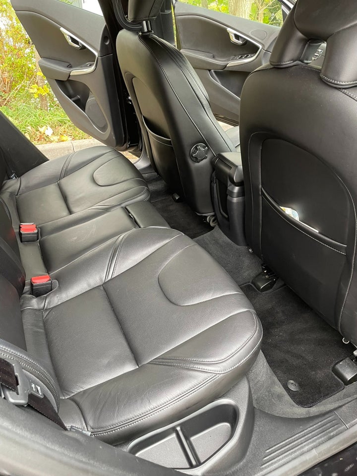 Volvo V40 1,5 T3 152 Momentum aut. 5d