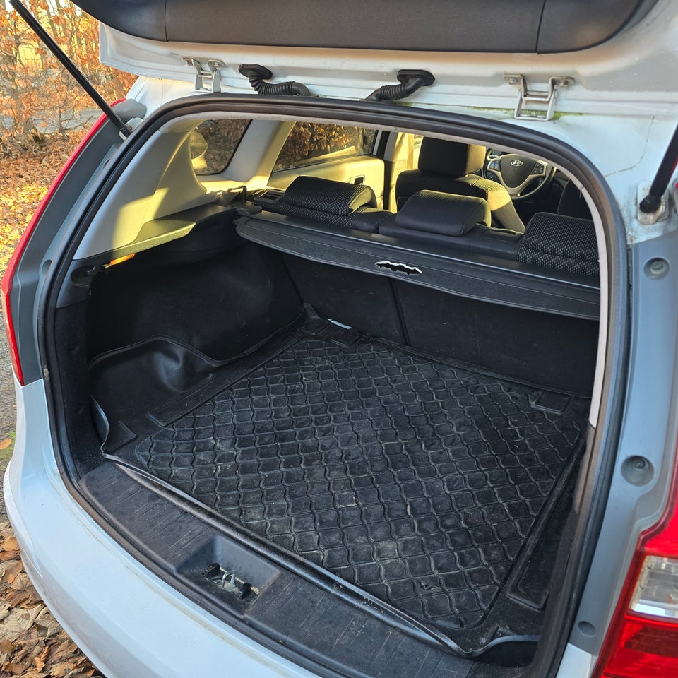 Hyundai i30 1,6 CRDi 90 Blue Drive CW 5d