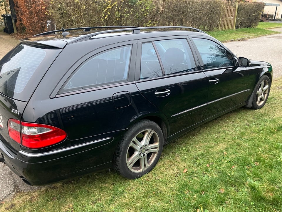 Mercedes E280 3,0 CDi Classic stc. aut. 5d