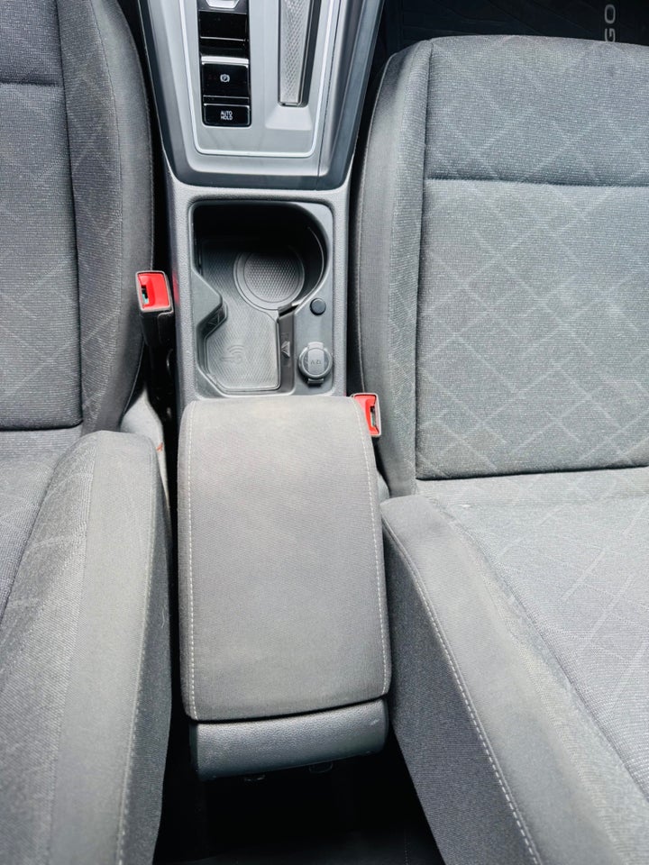 VW Golf VIII 1,5 eTSi 130 Life DSG 5d