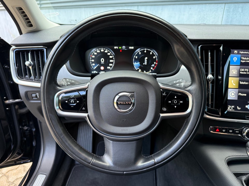 Volvo V90 2,0 T5 254 Momentum aut. 5d