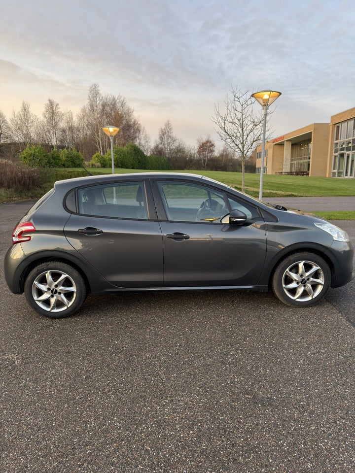 Peugeot 208 1,0 VTi Access 5d