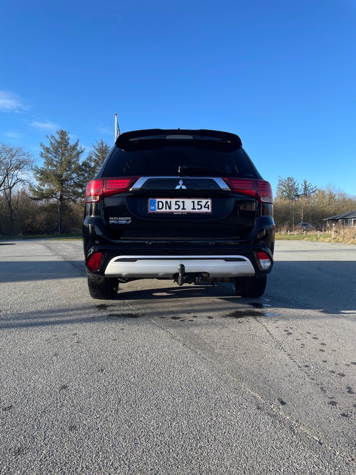 Mitsubishi Outlander 2,4 PHEV Intense CVT 4WD 5d