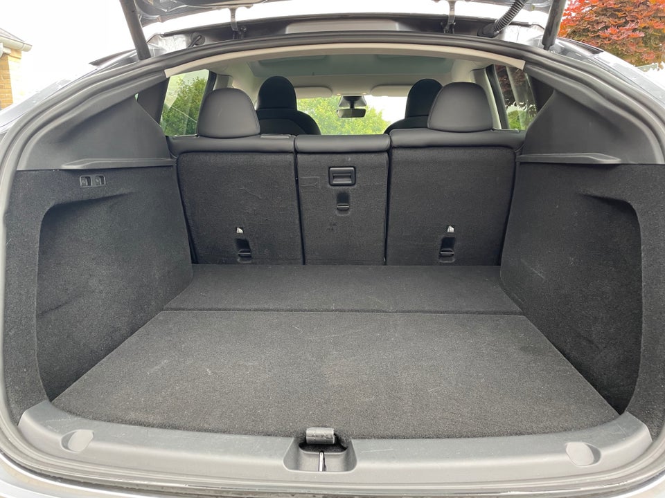 Tesla Model Y Long Range AWD 5d