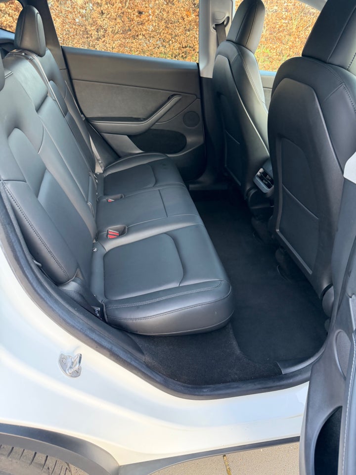 Tesla Model Y Long Range AWD 5d