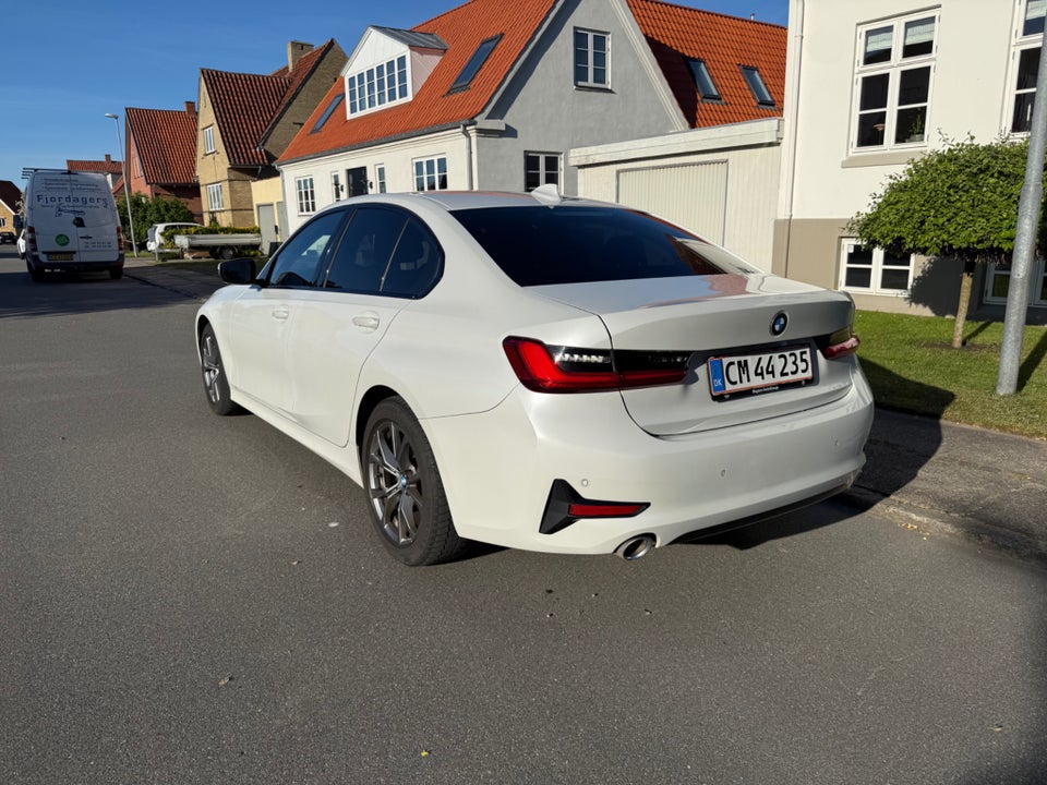BMW 320d 2,0 Sport Line aut. 4d