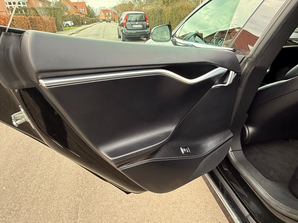 Tesla Model S 75 5d