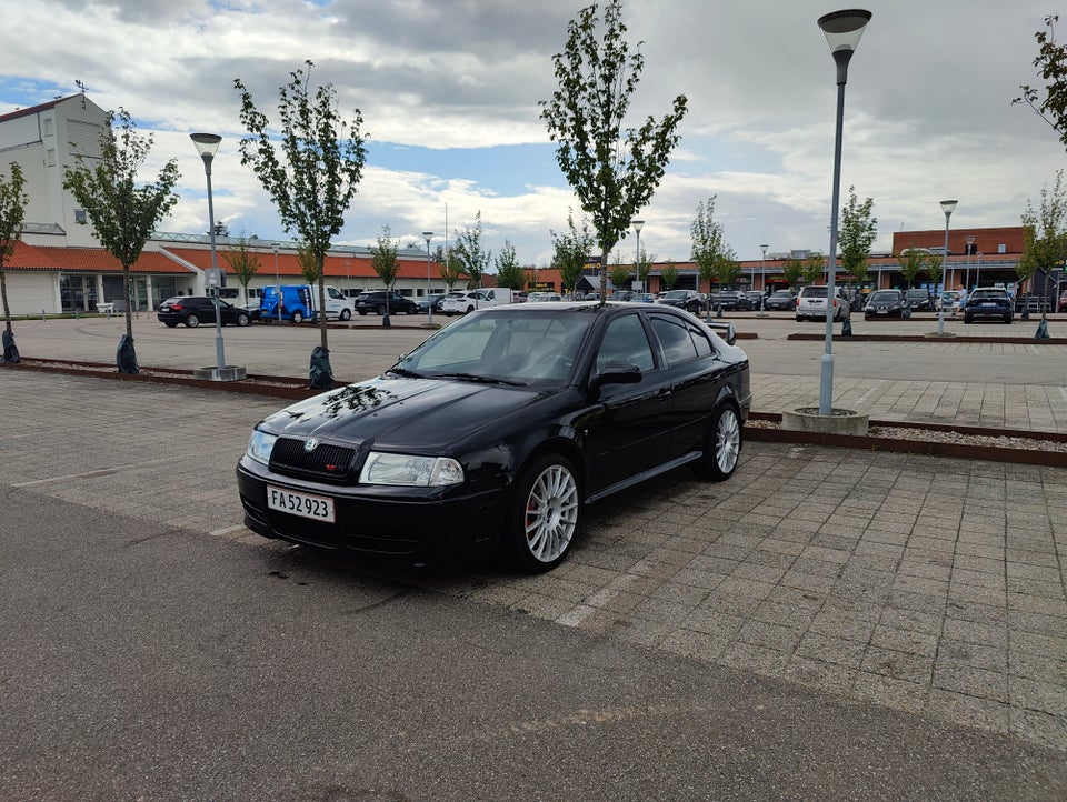 Skoda Octavia 1,8 T RS 5d