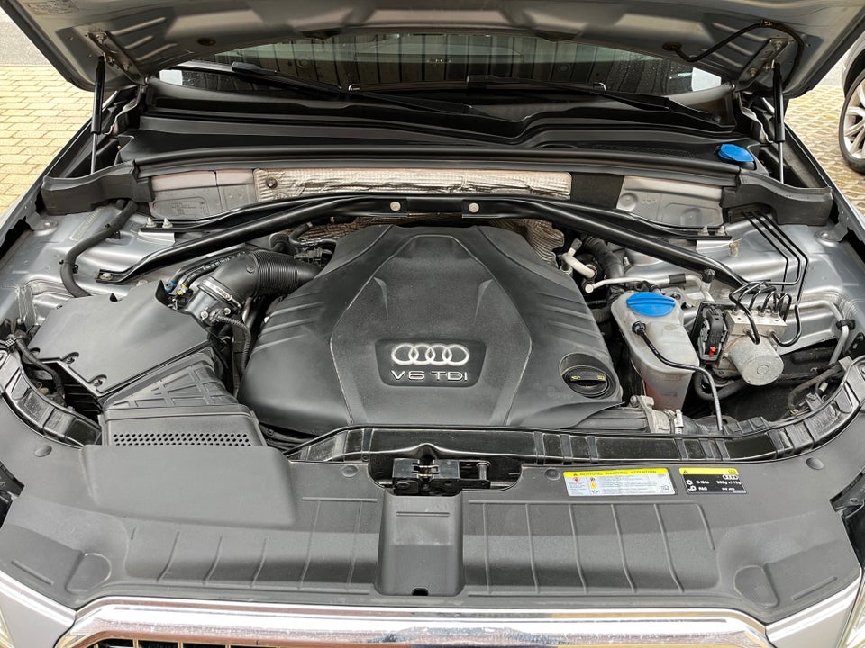 Audi Q5 3,0 TDi 258 S-line quattro S-tr. 5d
