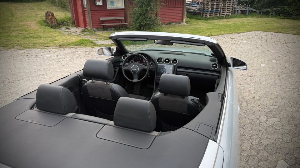 Audi A4 2,4 V6 Cabriolet Multitr. 2d