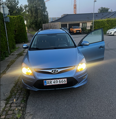 Hyundai i30 1,6 CRDi 90 Blue Drive CW Diesel modelår 2012 km 238000 Blå ABS airbag service ok none, 