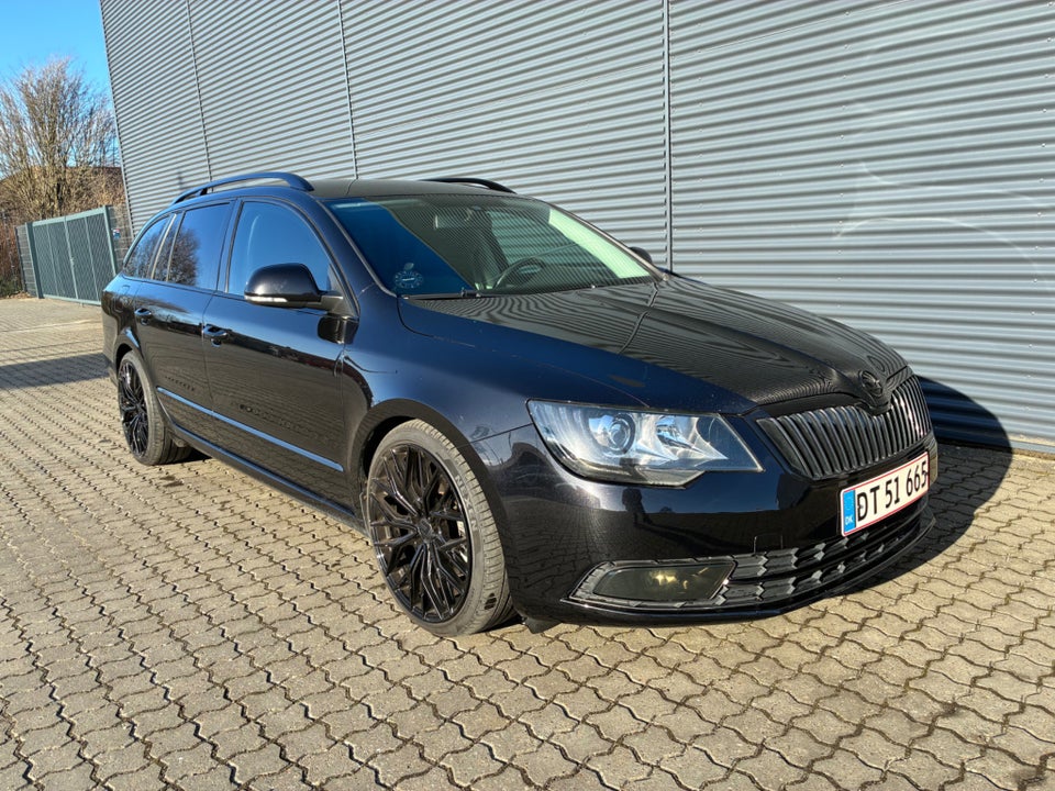 Skoda Superb 2,0 TDi 140 Ambition Combi DSG 5d