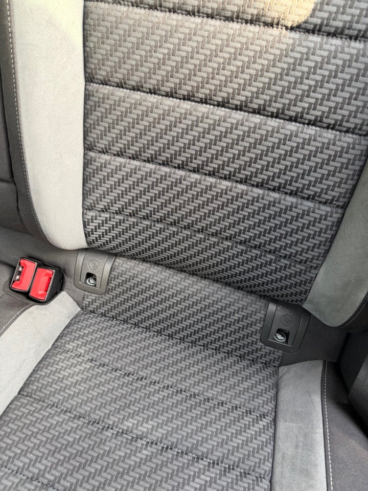 VW Golf VII 1,5 TSi 150 R-line DSG 5d