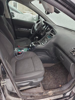 Peugeot 5008 1,6 HDi 112 Style 7prs 5d