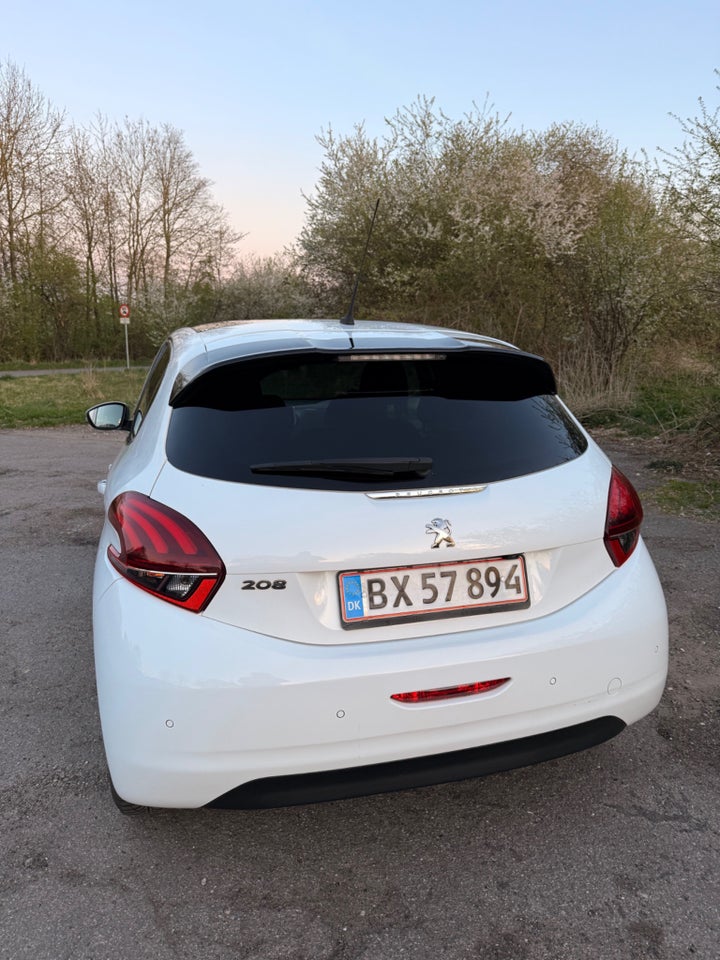 Peugeot 208 1,6 BlueHDi 100 Allure Sky 5d