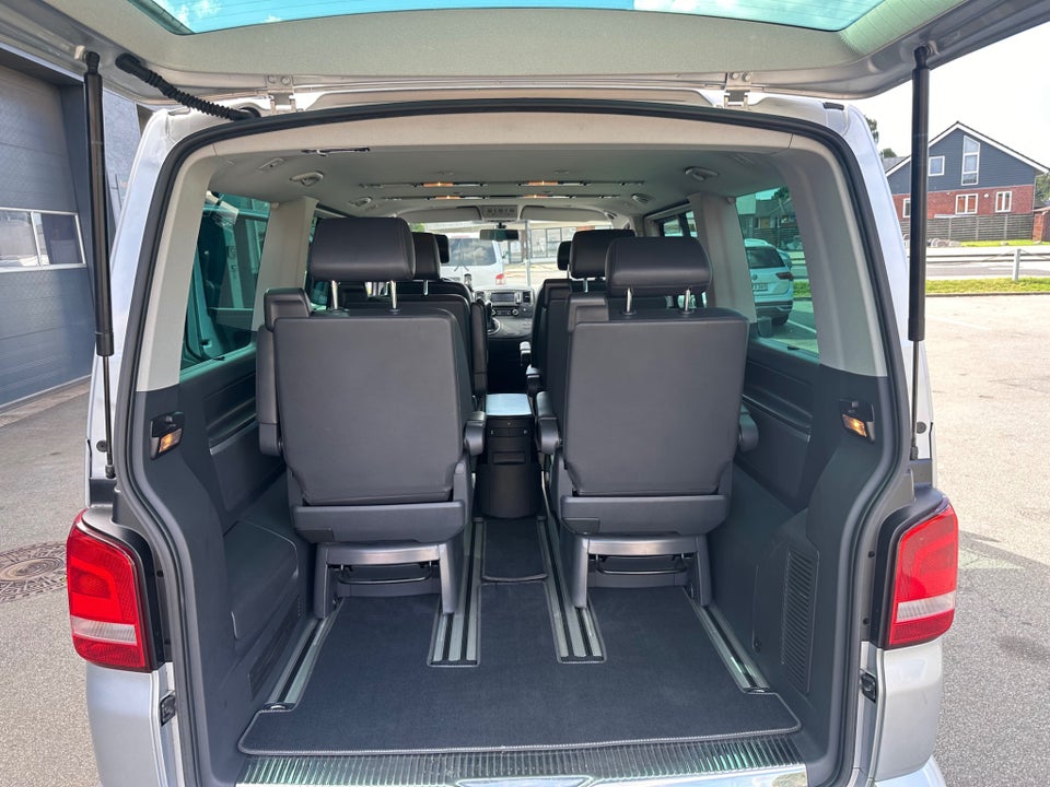 VW Multivan 2,0 TDi 180 Highline DSG kort 4d