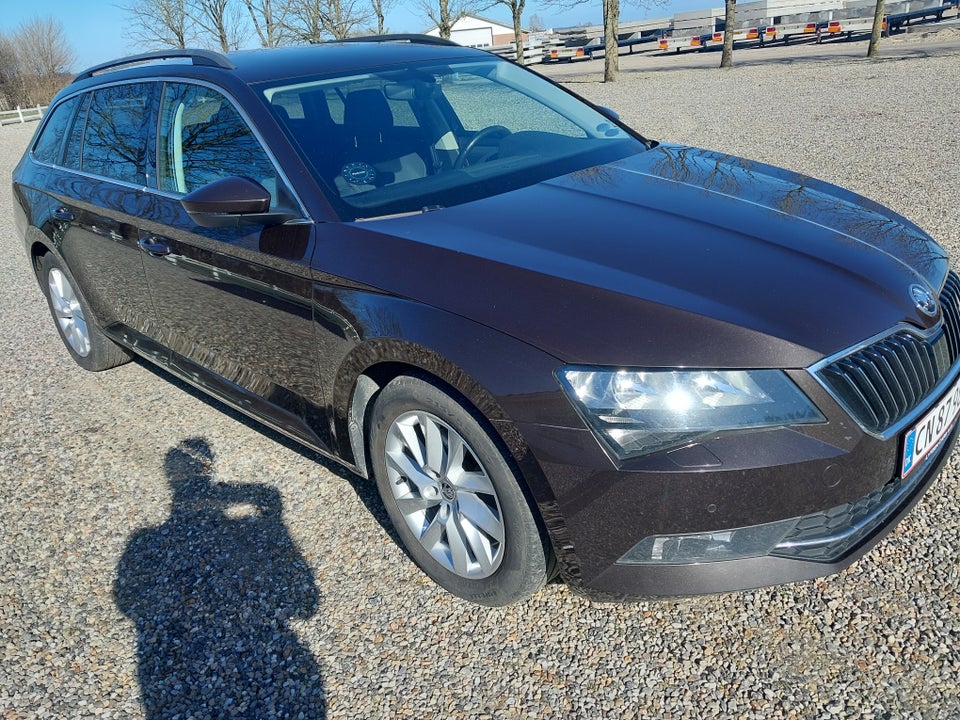 Skoda Superb 1,6 TDi 120 Ambition Combi DSG 5d