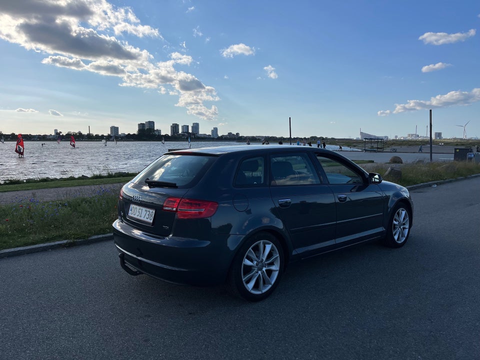 Audi A3 2,0 TDi 136 Ambiente Sportback 5d