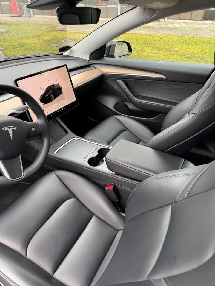 Tesla Model 3 RWD 4d