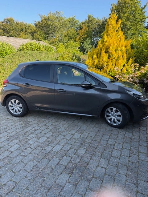 Peugeot 208 1,2 PureTech 82 Signature 5d