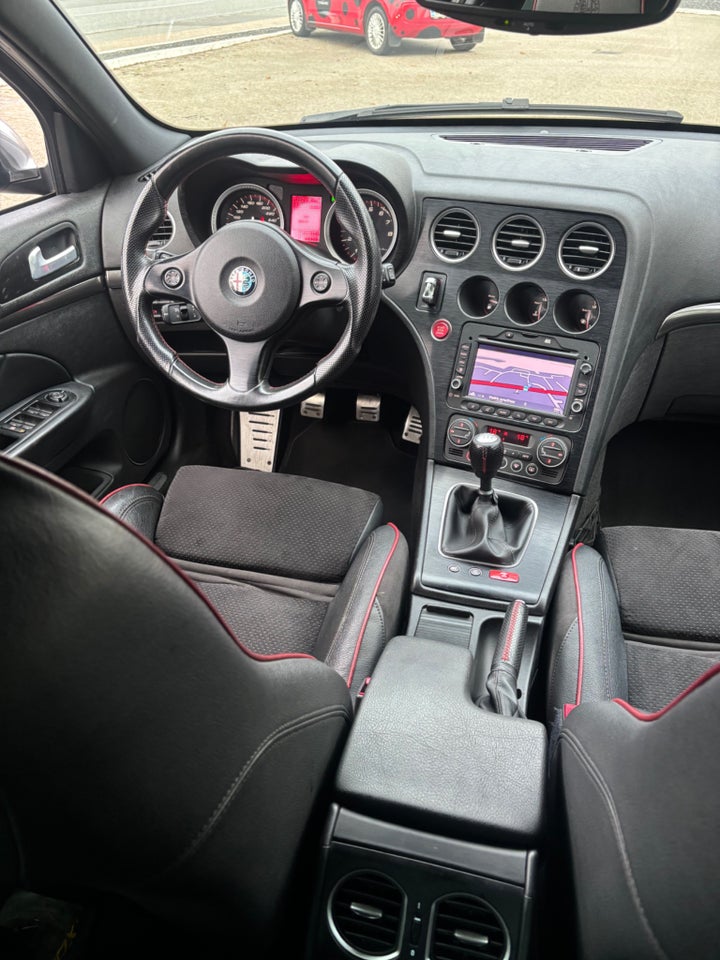 Alfa Romeo 159 1,75 TBi Distinctive Sportwagon 5d