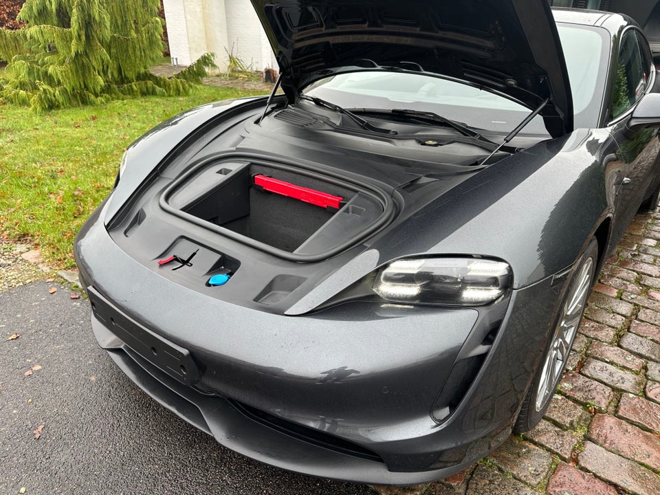 Porsche Taycan Performance+ 4d