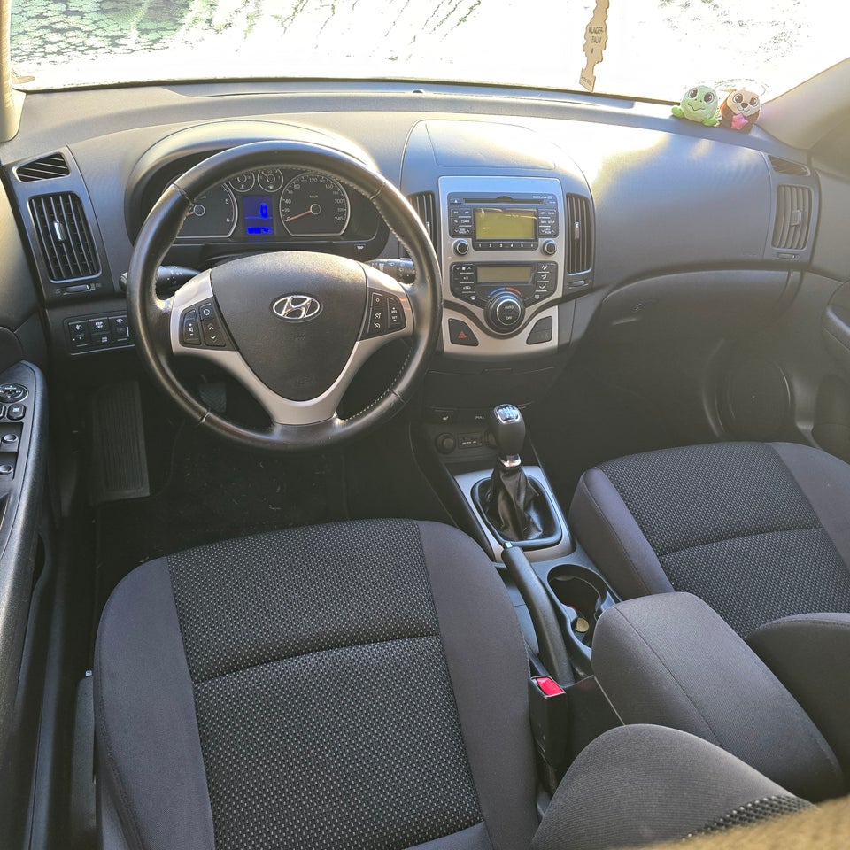 Hyundai i30 1,6 CRDi 90 Blue Drive CW 5d