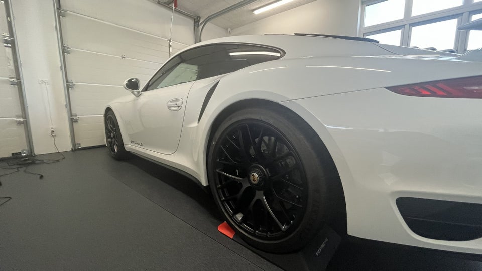 Porsche 911 Turbo S 3,8 Coupé PDK 2d