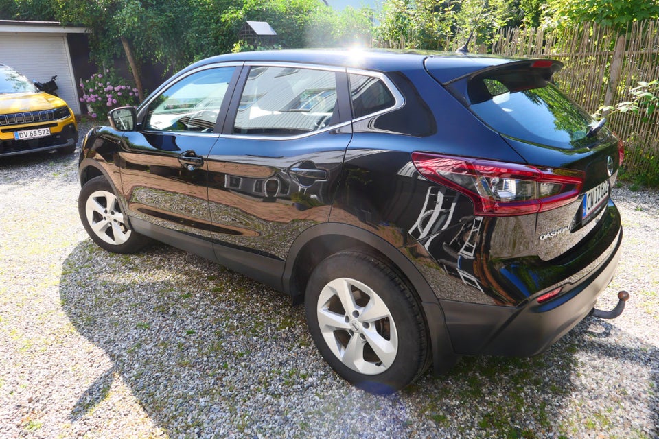 Nissan Qashqai 1,3 Dig-T 140 Acenta 5d