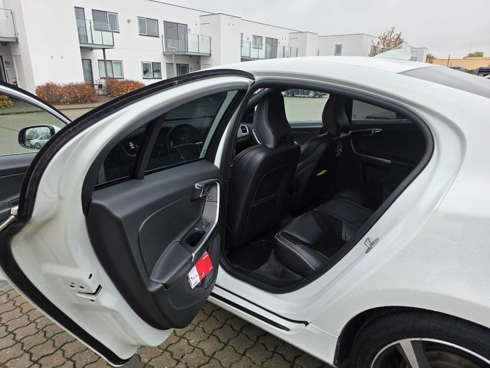 Volvo S60 2,0 D4 190 R-Design aut. 4d