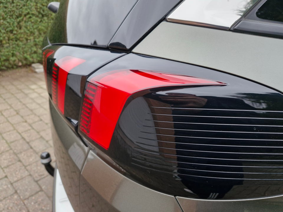 Peugeot 5008 1,2 e-THP 130 Active 7prs 5d