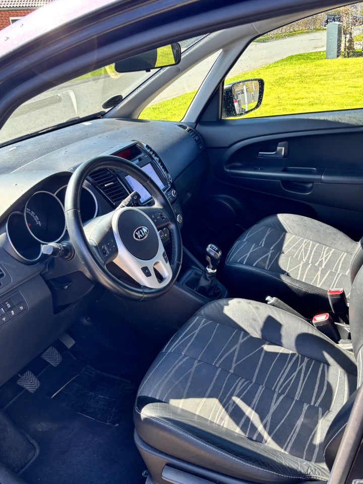 Kia Venga 1,4 CVVT Limited 5d