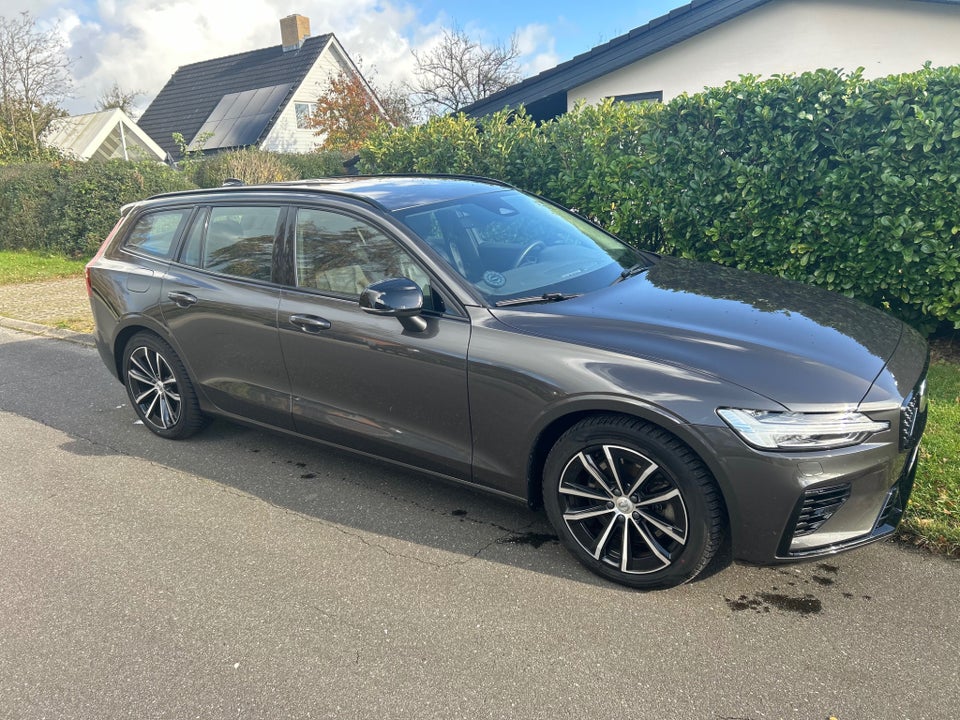 Volvo V60 2,0 T6 ReCharge Plus Dark aut. AWD 5d