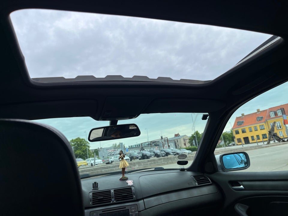 BMW 320i 2,2 Touring aut. 5d