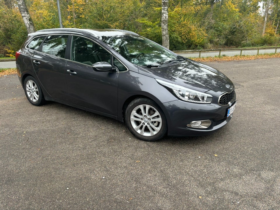 Kia Ceed 1,6 GDi Premium SW DCT 5d