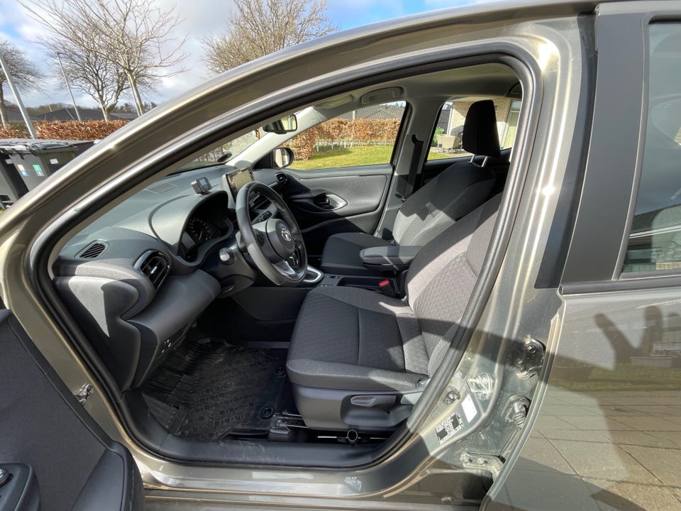 Toyota Yaris 1,5 Hybrid Active Tech+ e-CVT 5d