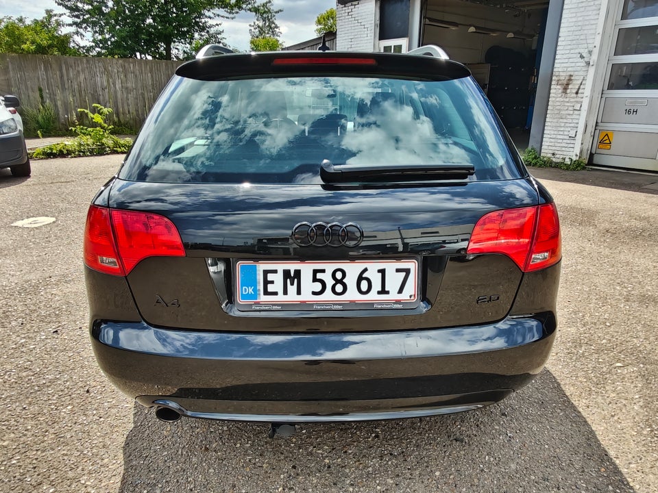 Audi A4 2,0 S-line Avant 5d
