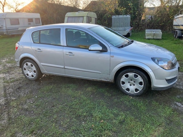 Opel Astra 1,8 16V Enjoy 5d