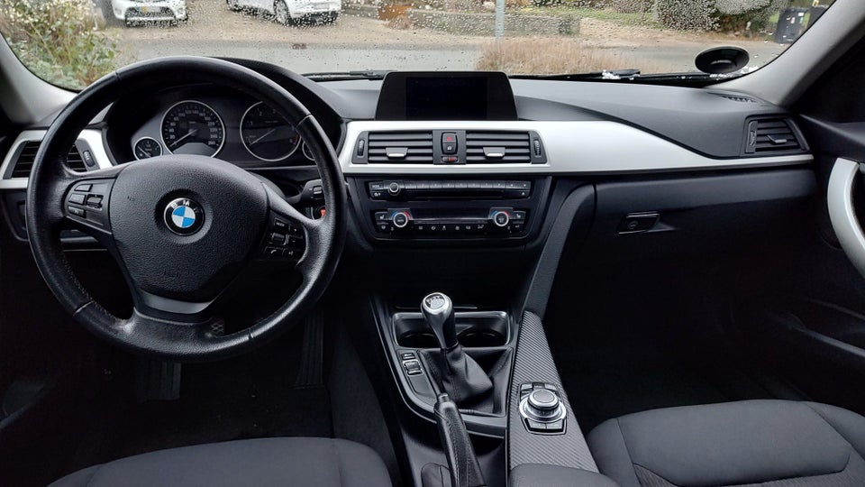 BMW 318d 2,0 Touring 5d