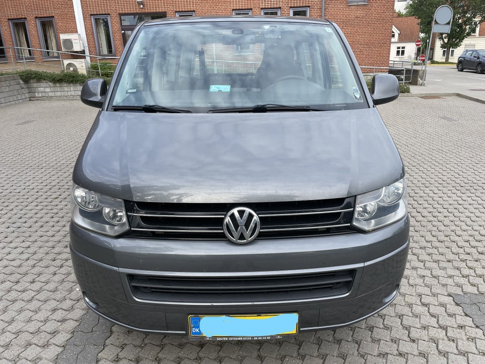 VW Caravelle 2,0 TDi 140 Comfortline DSG kort 4d