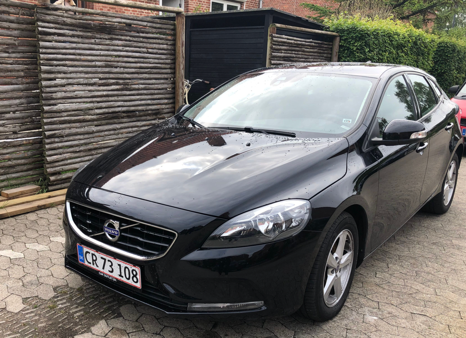 Volvo V40 2,0 D4 190 Kinetic Drive-E 5d